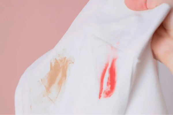 Les tâches de maquillage